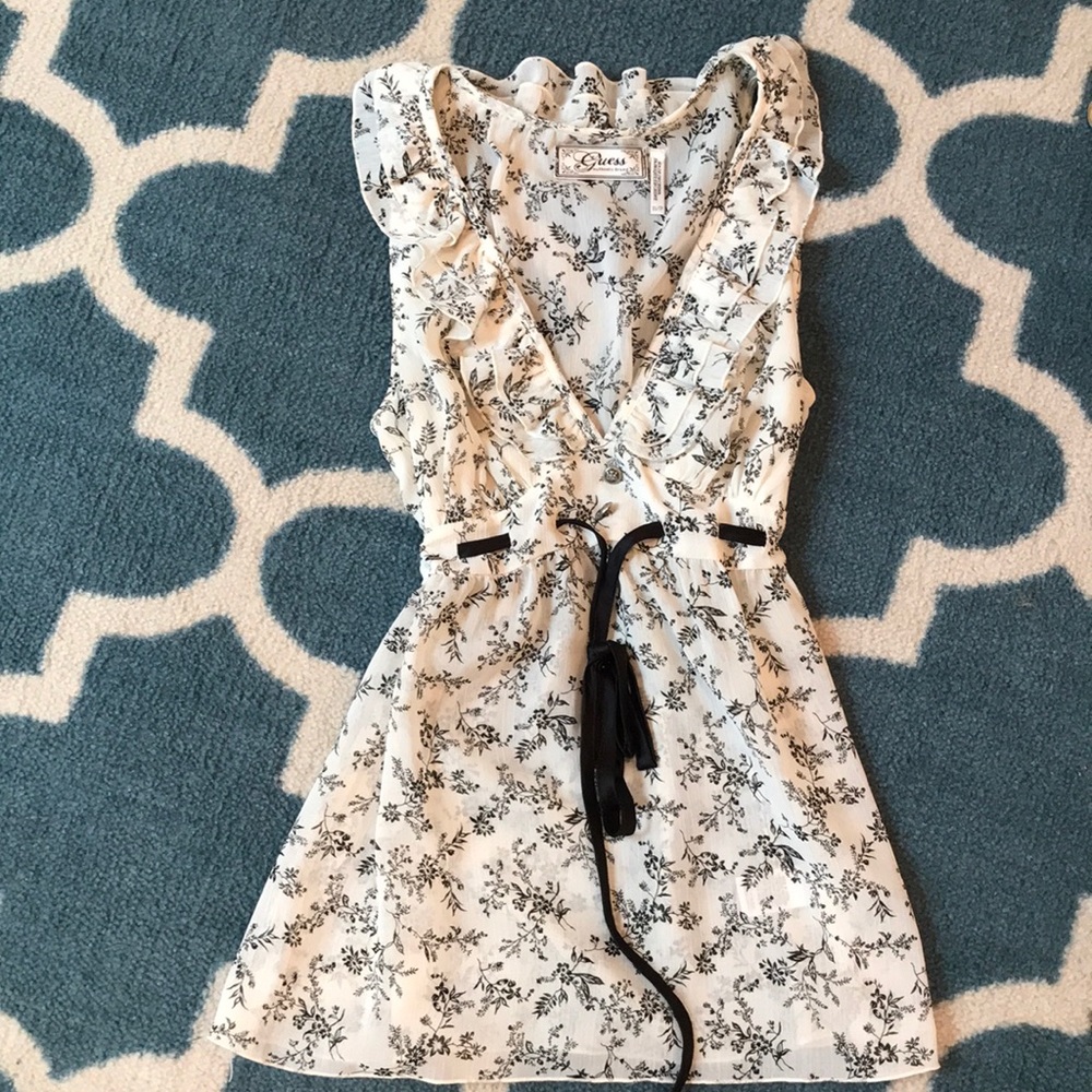 Guess top